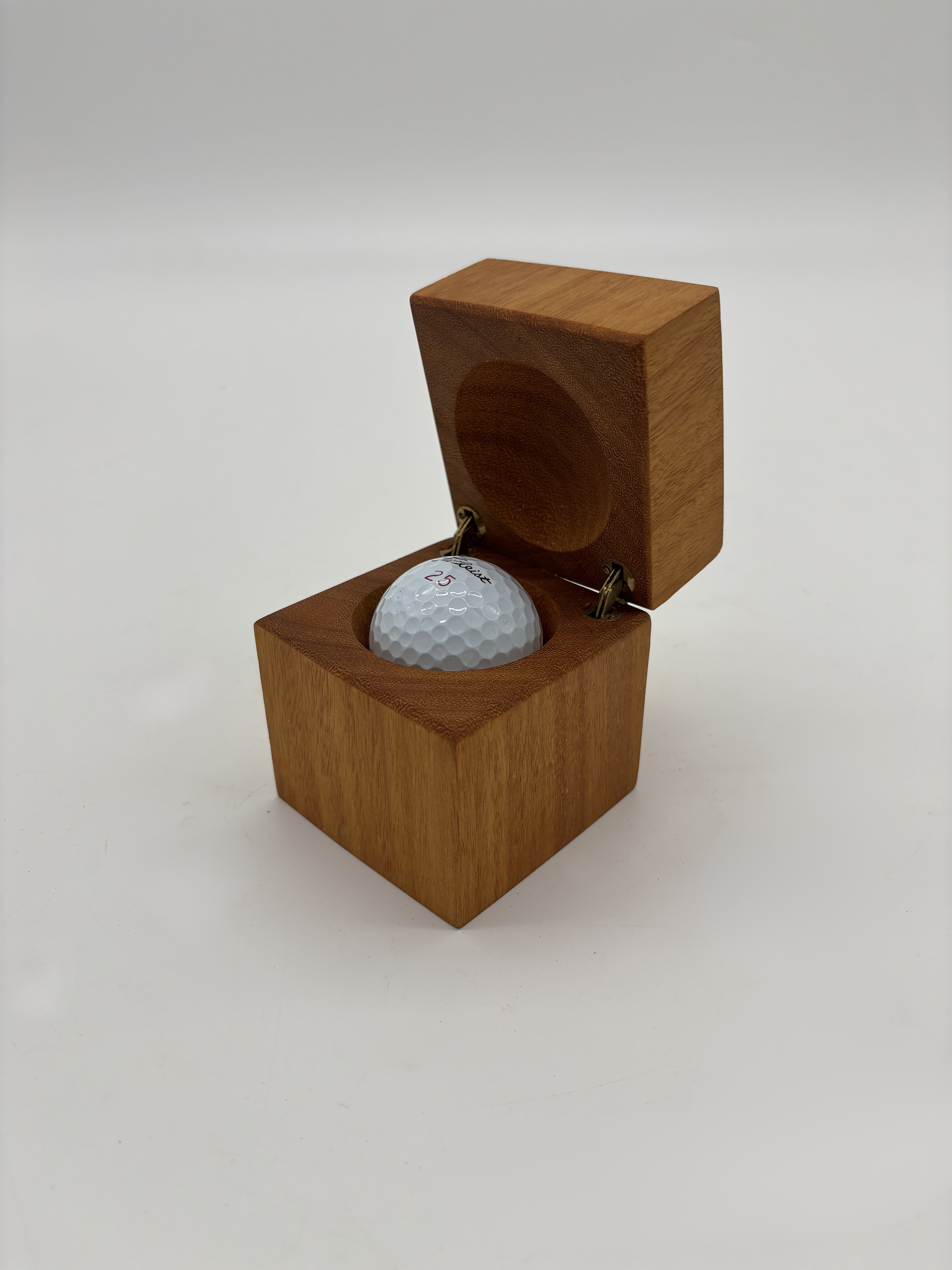 Osage Orange Condor Hole-In-One Box