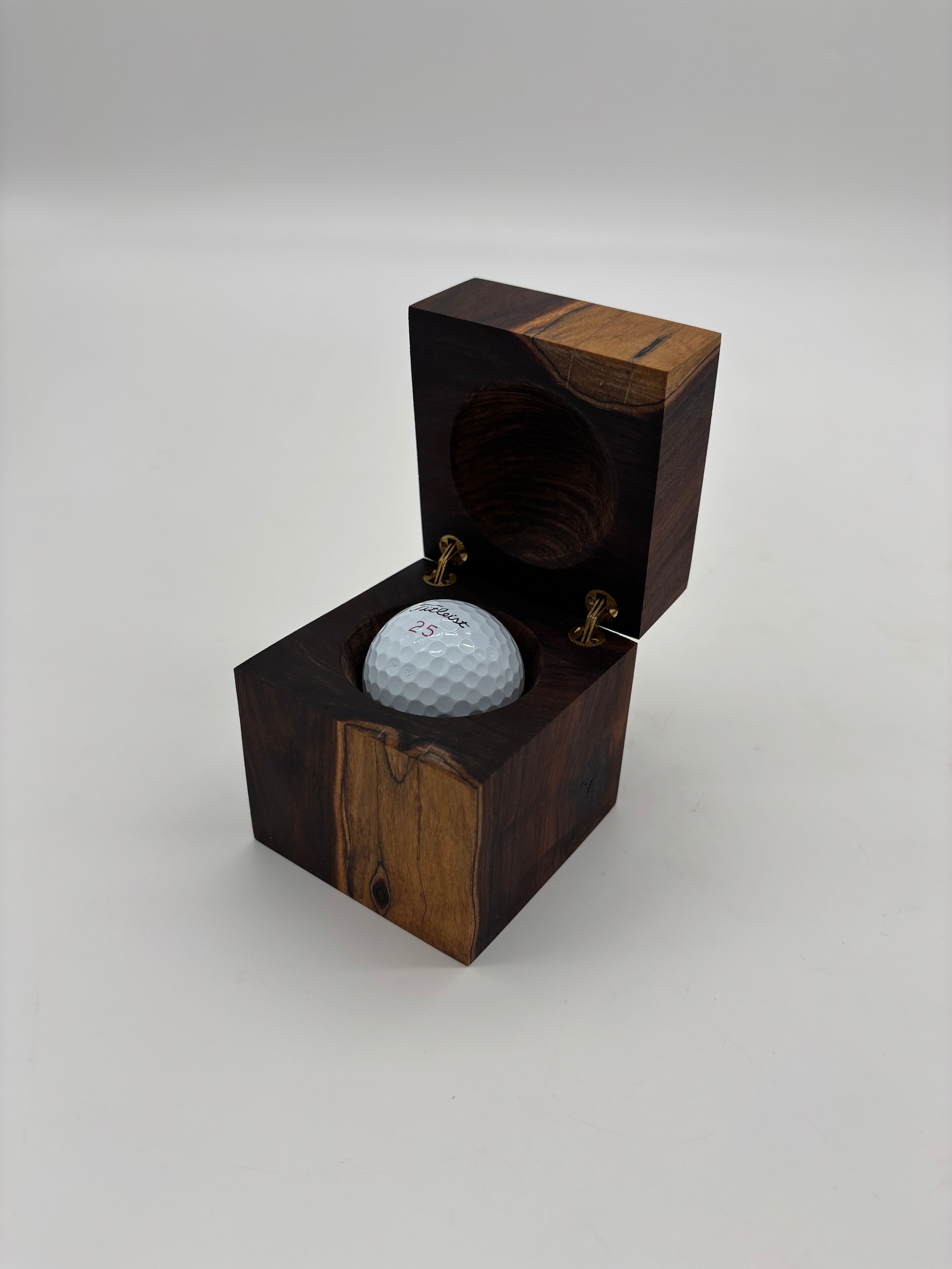 Rosewood Condor Hole-In-One Box